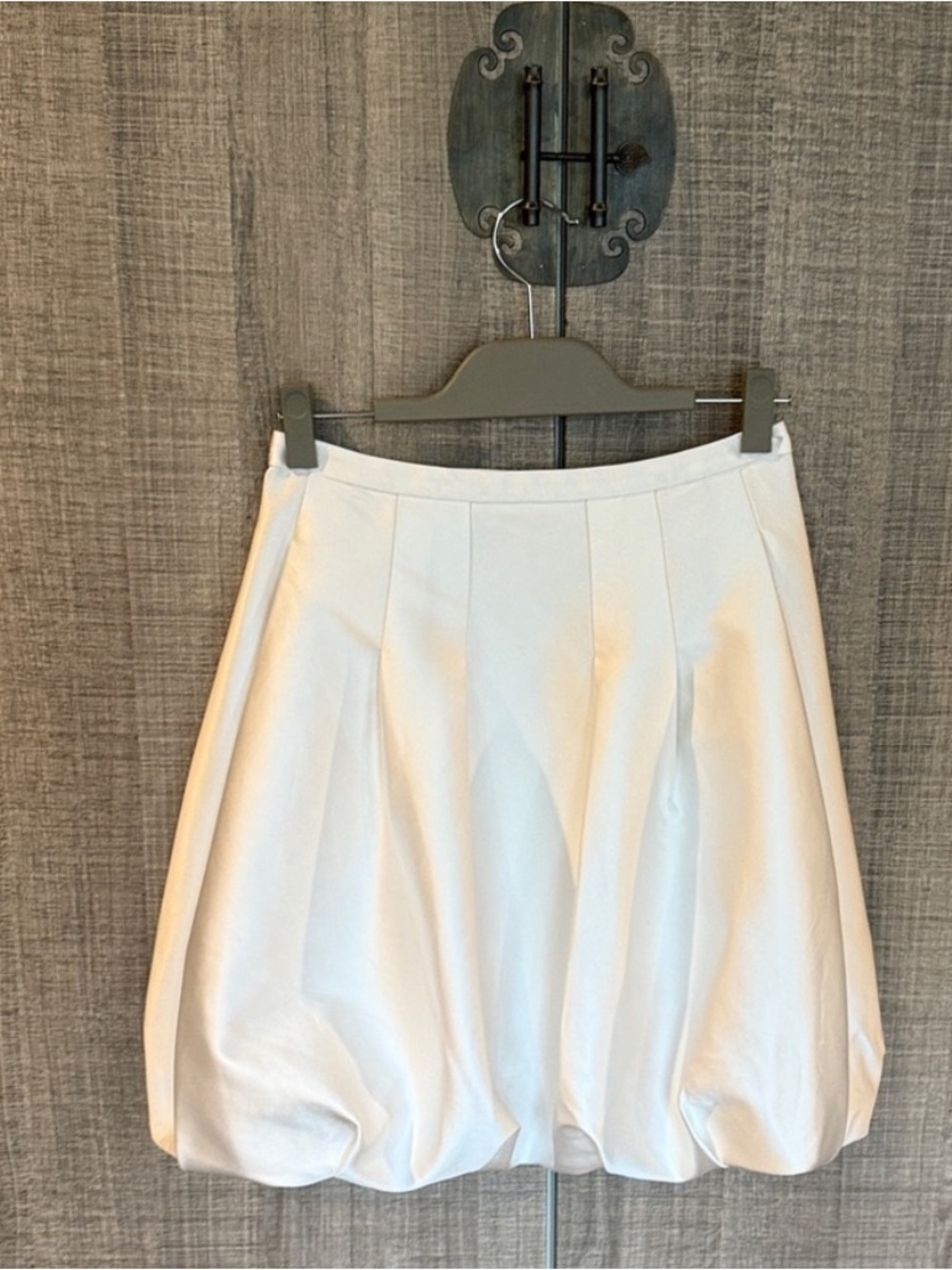 By Aritzia Wilfred Popina Satin Pleated Bubble Skirt